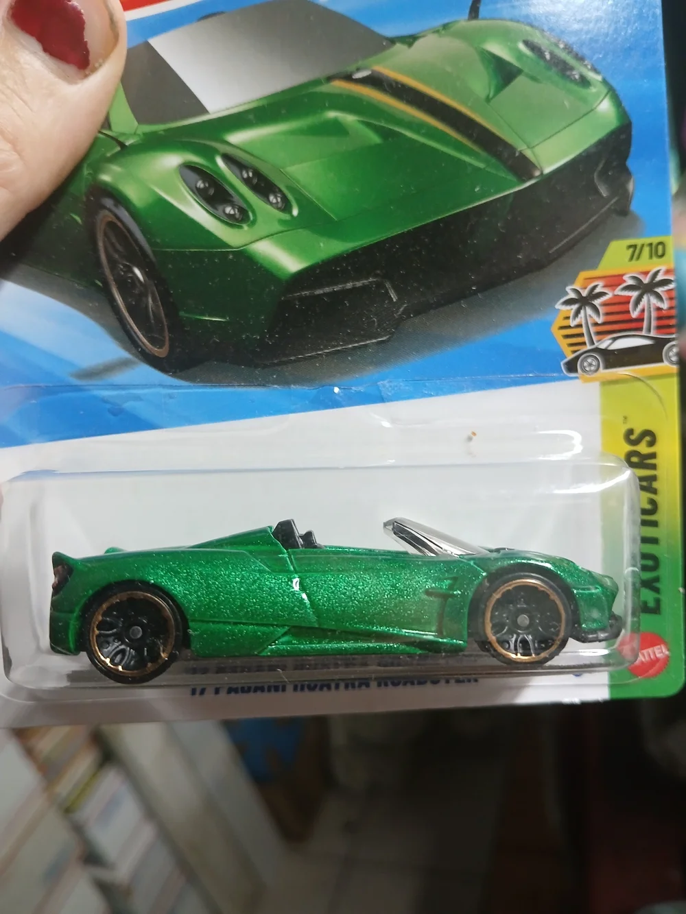 Hot Wheels '17 Pagani Huayra Roadster (Model JJH99) in metallic green from the 2